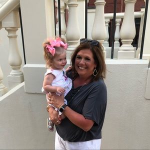 Meet your Posher, Deena